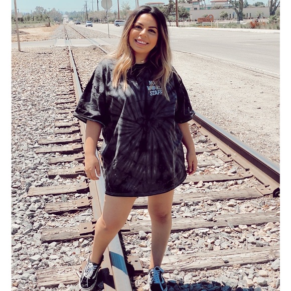 Bad Moms Club Graphic Tee - Picture 4 of 7